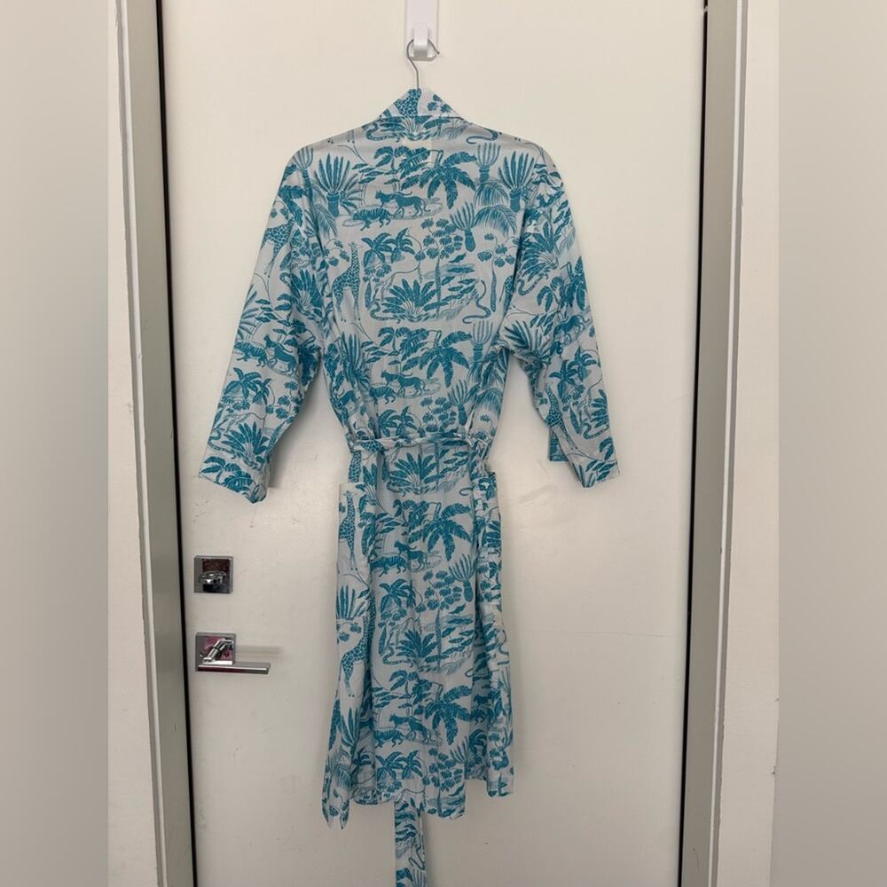 NWT NEW Woodstock Laundry BLUE MONO SAFARI ON WHITE Kimono Robe - Picture 8 of 9
